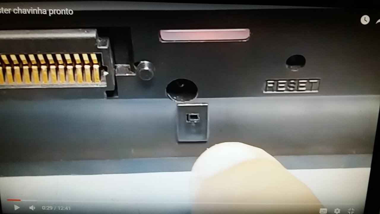 Rádio de carro não liga, chavinha da frente quebrada