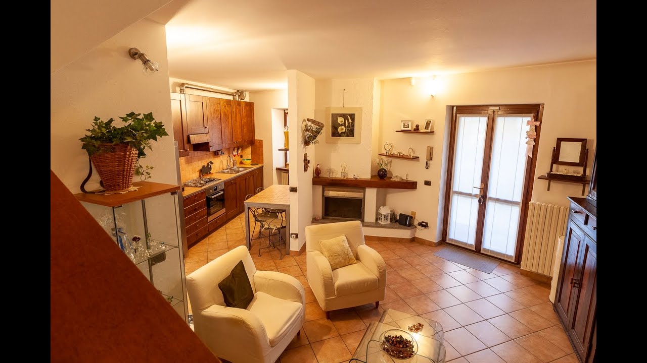 Lecco, Località Cereda: Casa Cielo-Terra Indipendente in Vendita