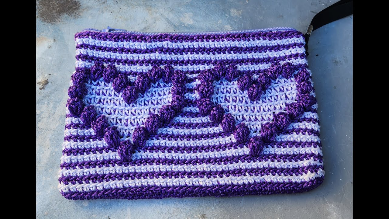 Estuche o neceser de corazones a crochet