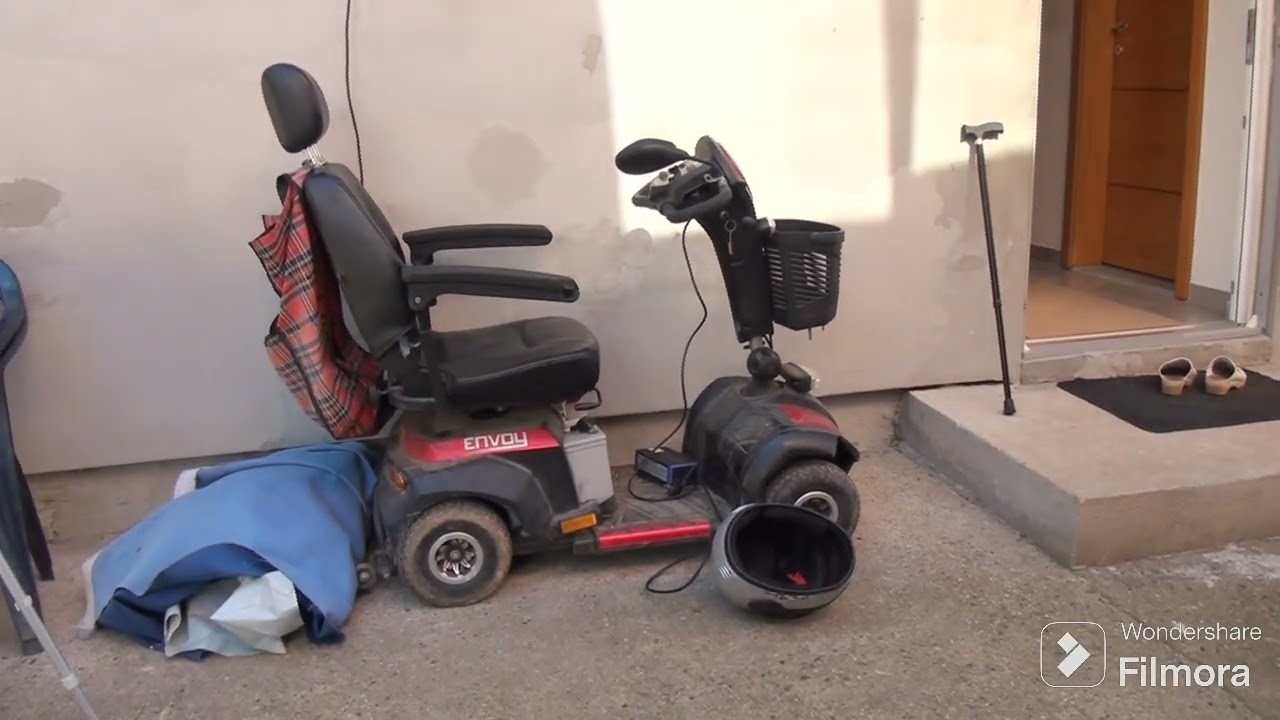 Emin  Bašić ostao siroče u drugoj godini života pogledajte njegovu priču..