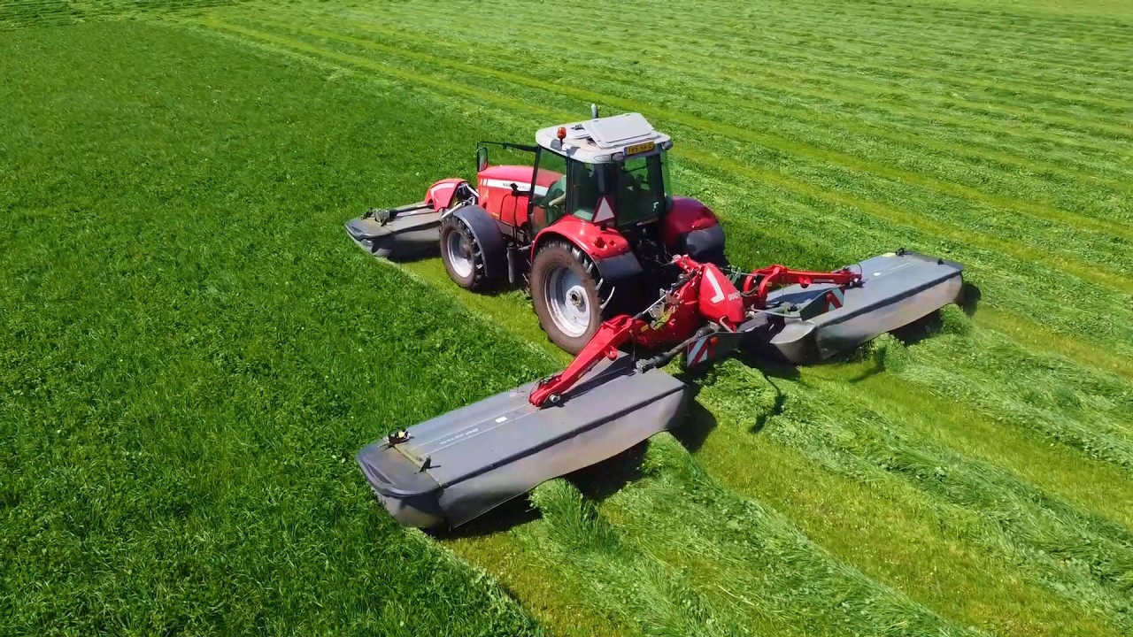 Dubbelink mowing silage
