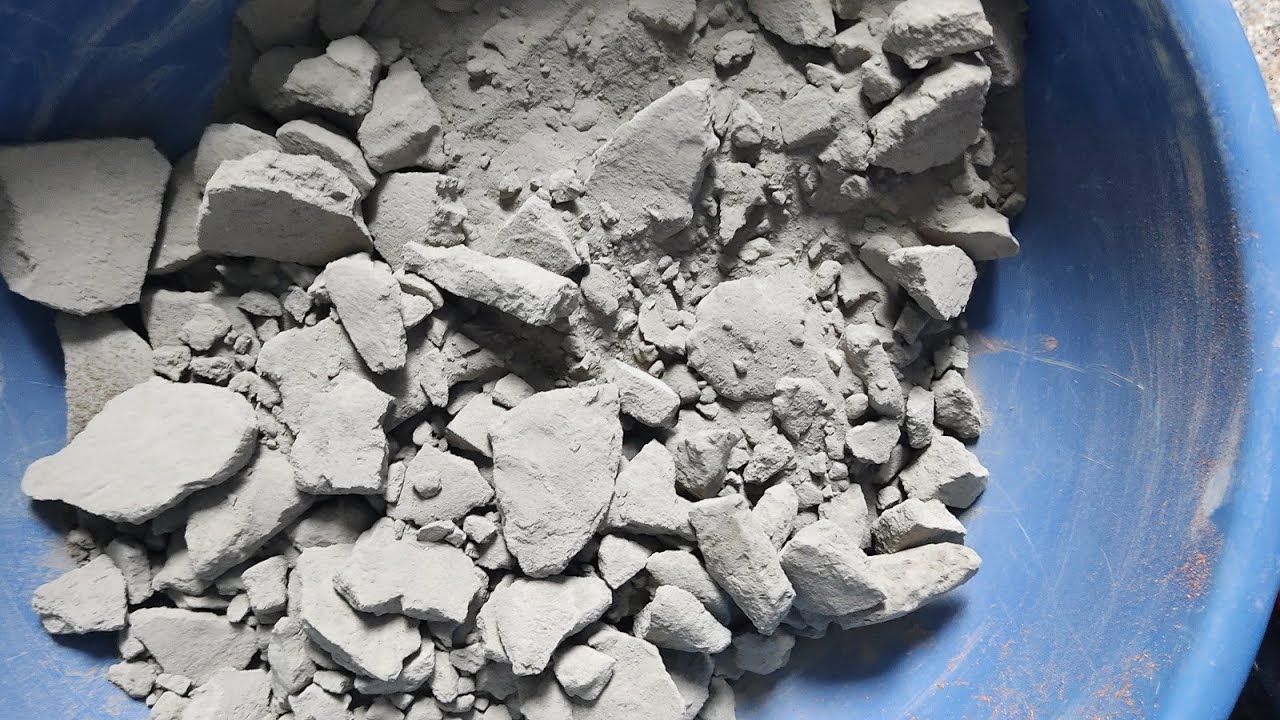 pure cement crumbling soft dusty🌪️💨