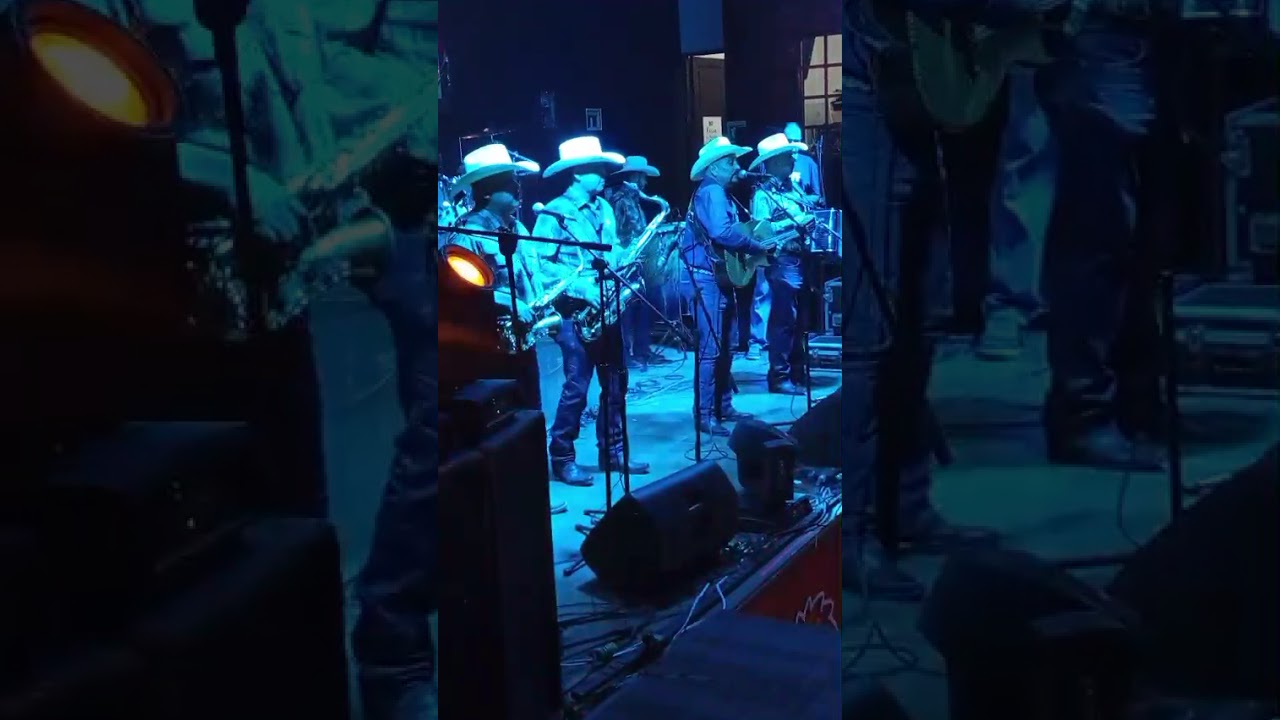 Presentación Juan P. Moreno y Renegados en el Jefes
