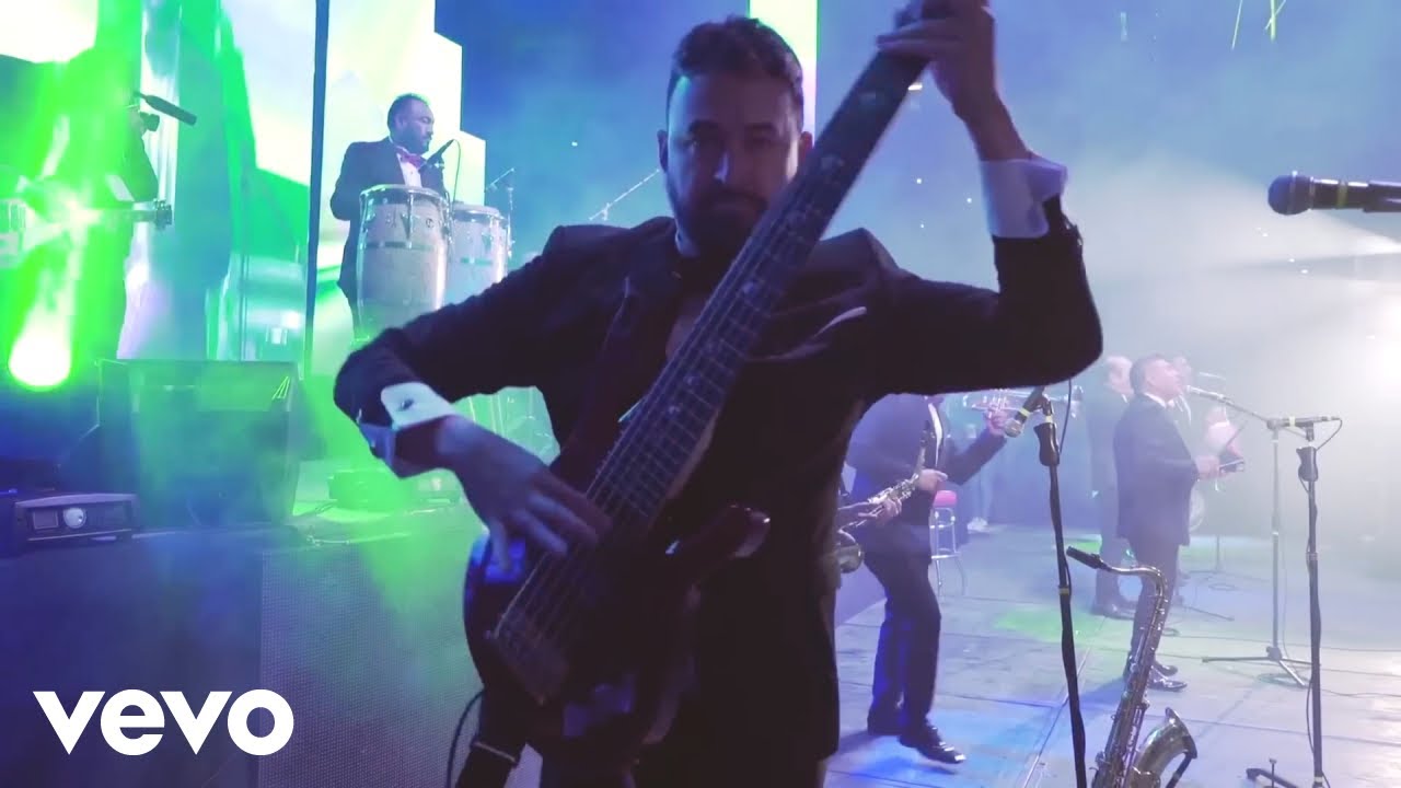 Tropicalisimo Apache - Duro A La Baila (En Vivo)