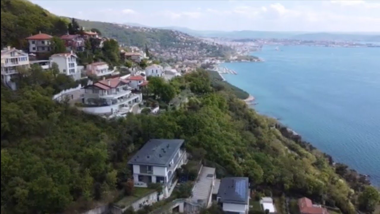 Drone DJI mini 2 amazing Italy Beach Photos, riprese foto di barcola Trieste dall'alto