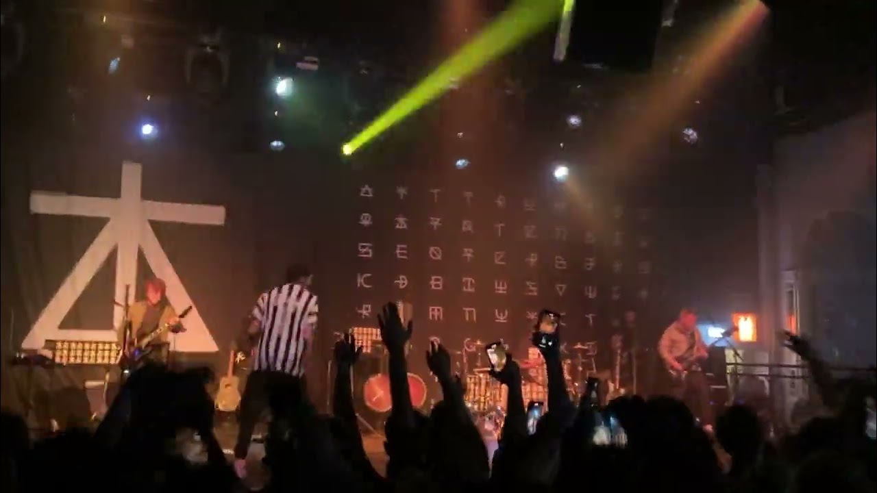 Kasabian - Fire (Neue Theaterfabrik Munich 2022)