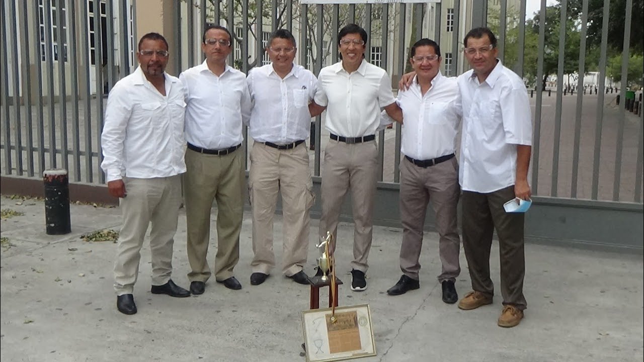 CAMPEONES INTERCONTINENTAL EN 1.989 SE REUNIERON EN SU COLEGIO VICENTE ROCAFUERTE