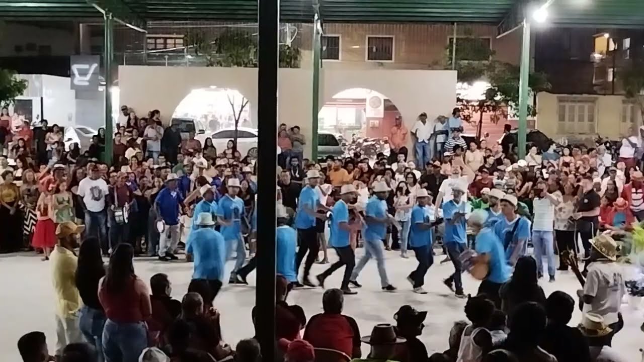 Festival de folia de Reis  de 2026 em Ituaçu com apresentação do Pau Ferro