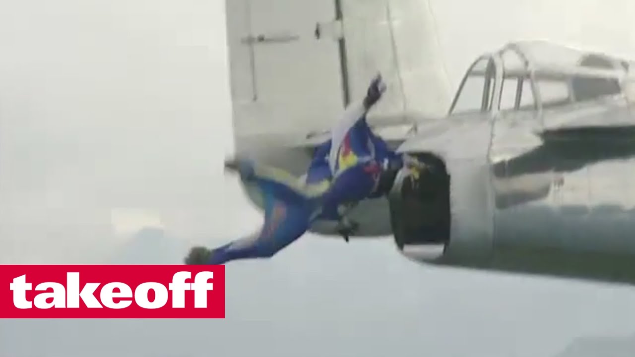 Felix Baumgartner´s Crazy Aerotow Behind a B-25 Bomber