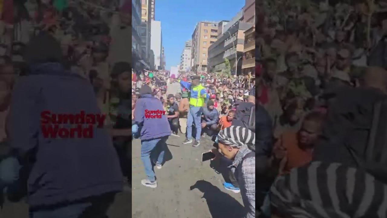 Massive march in Johannesburg gaining momentum under police monitoring