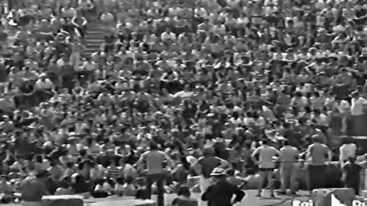 Gigliola Cinquetti-Sciur padrun da li beli braghi bianchi-1971(Anfiteatro di Gubbio)