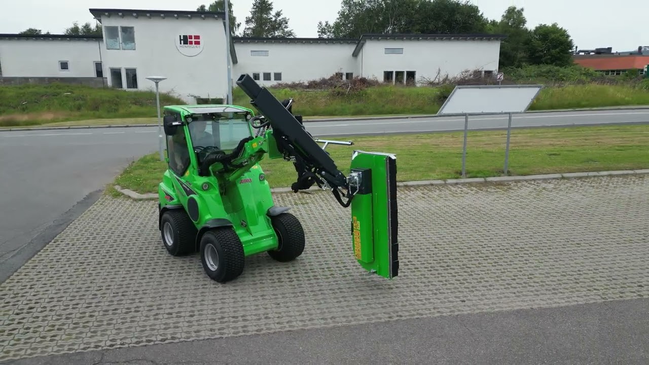 Avant 650i med hækkeklipper leveres til JN Totalservice