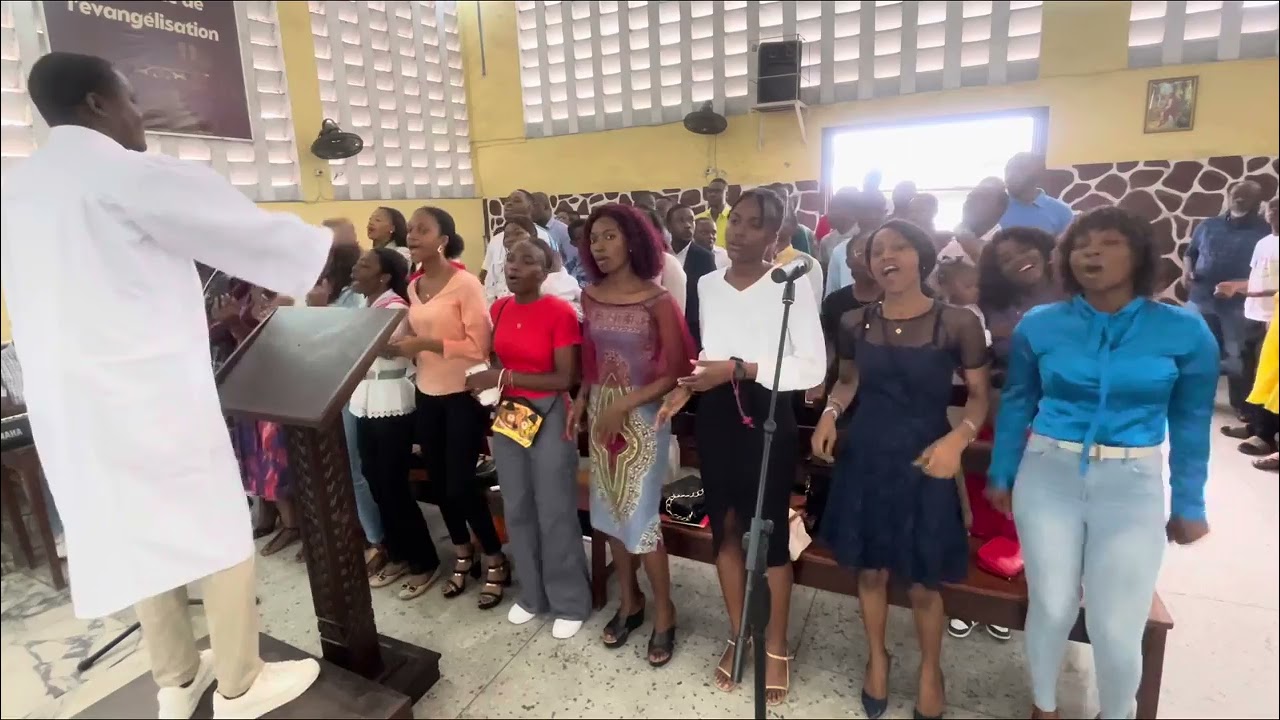 CHANT DE GLORIA ( nkembo 2000)