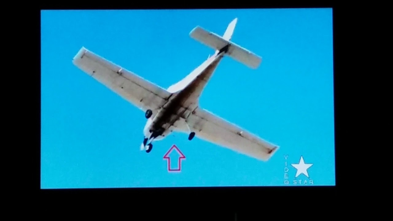 UFO  Fotografato   mentre riprendevo aereoplano .   (  Astrofilo  Fernando  Astr.    )
