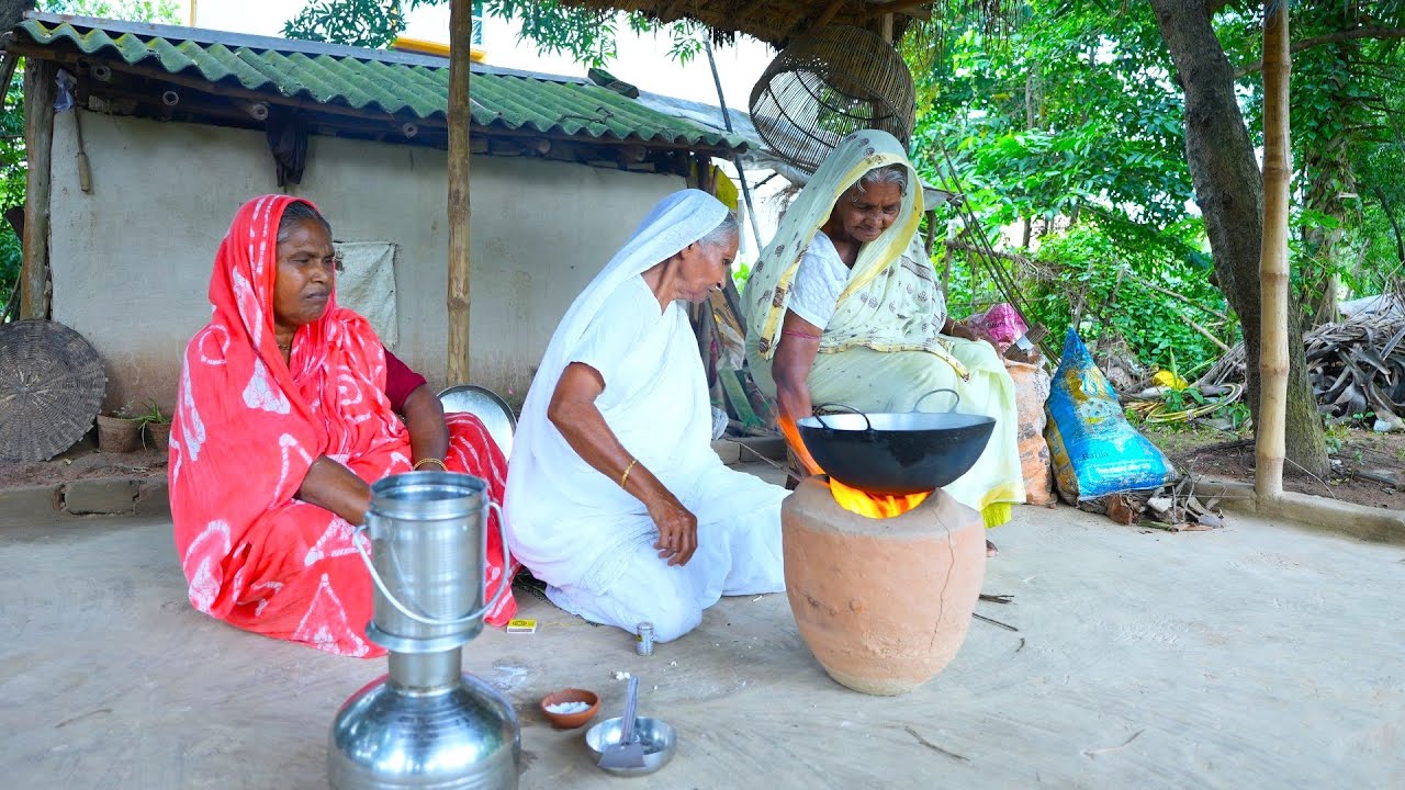 50-60 বছর আগের ঠাকুমার আটার ডুডি রান্না | 60 years old ATAR DUDI recipe by Grandmother | villfood