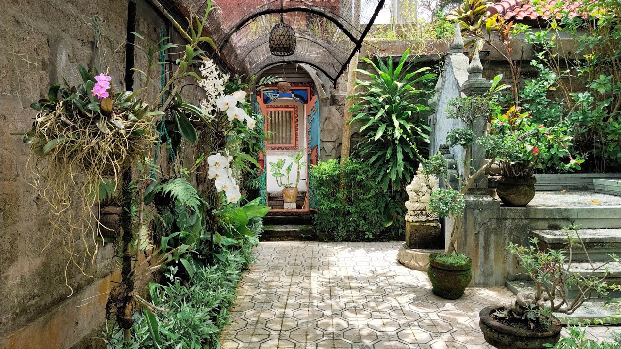 Colonial and Balinese old traditional villa in Kerobokan