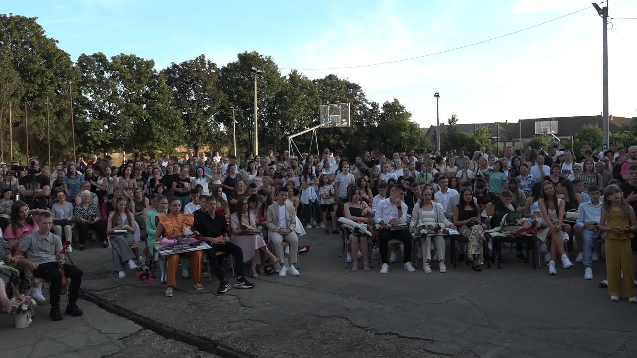 Maturanti Osnovne škole ,,20  oktobar“ u Sivcu