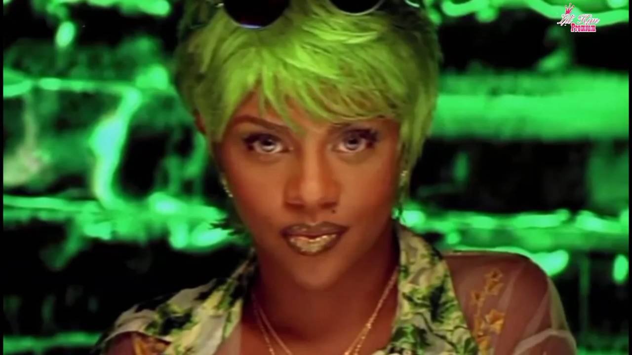 Lil' Kim - Crush On You (Official Video) feat Lil Cease - 1997 HD