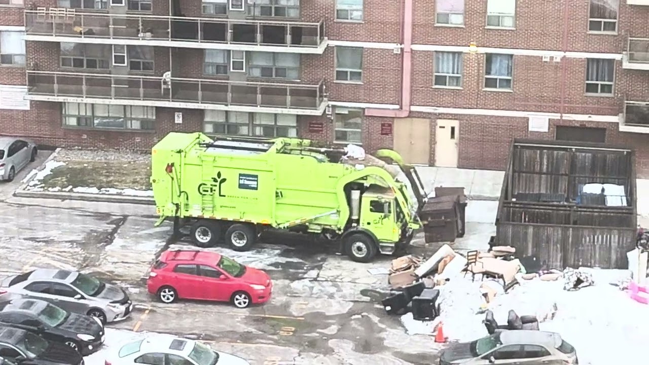 GFL Toronto Picking Up 2 Garbage Bin At Apartment 2350 It Came Around 7:29AM