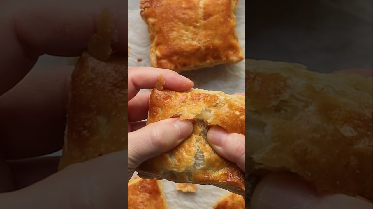 Vietnamese Meat Pie (B&aacute;nh Pat&ecirc; S&ocirc;/P&acirc;t&eacute; Chaud) #pork #recipe #vietnamesefood