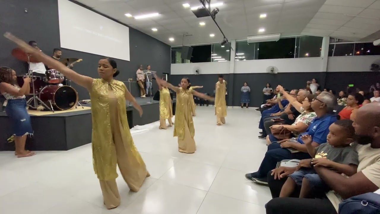 Coreografia “vem com peso da tua”