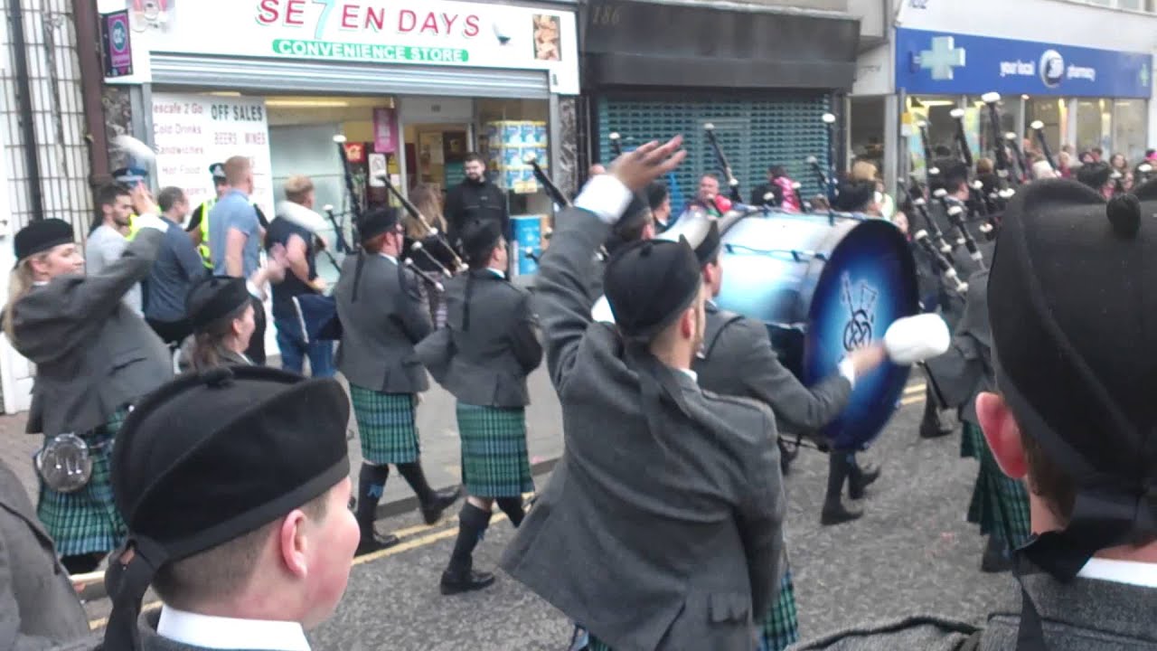 Cowal Games 2014 - IDPB Playing down the street - #5