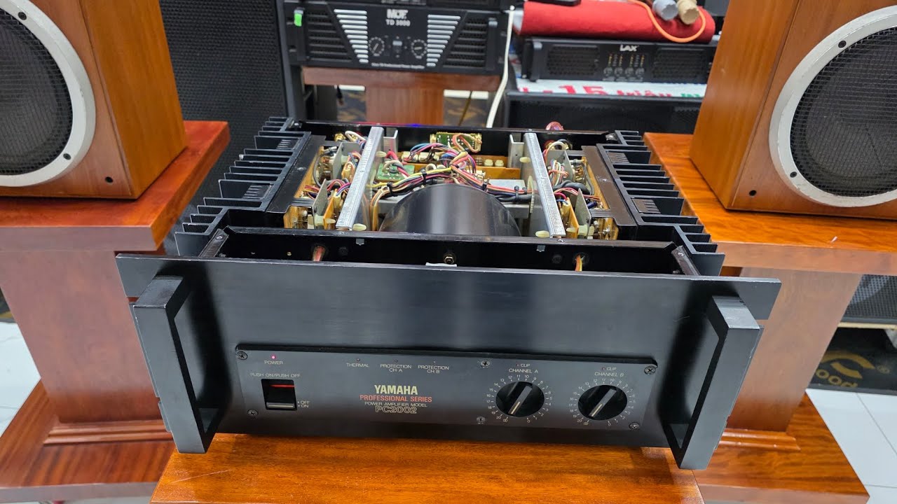 Mở nội thất và téc chất âm đẩy YAMAHA PC2002   hàng  nhật xịn ai mua xin đt 0374823386