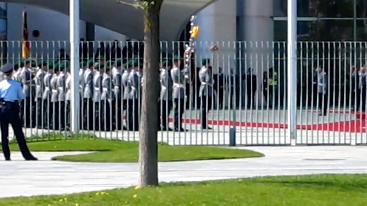 Hymne Schweiz und Deutschland im Bundeskanzleramt