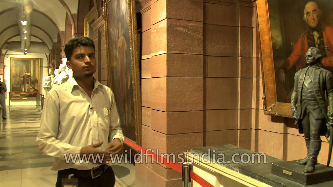 Statue of Lord Clive at Rashtrapati Bhavan Museum