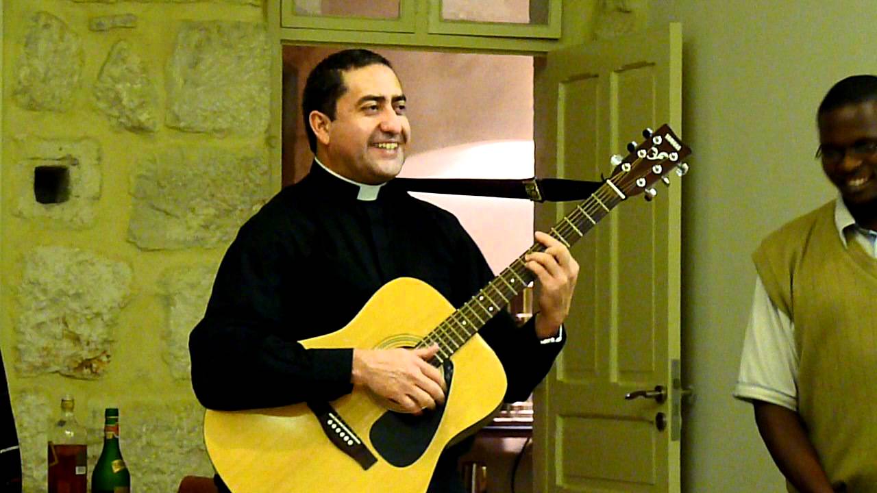 Cielito Lindo sung by Fr. Victor Luis Cabañas sdb