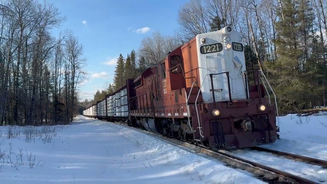 Chasing ELS SD9 1221 In The Upper Michigan Northwoods