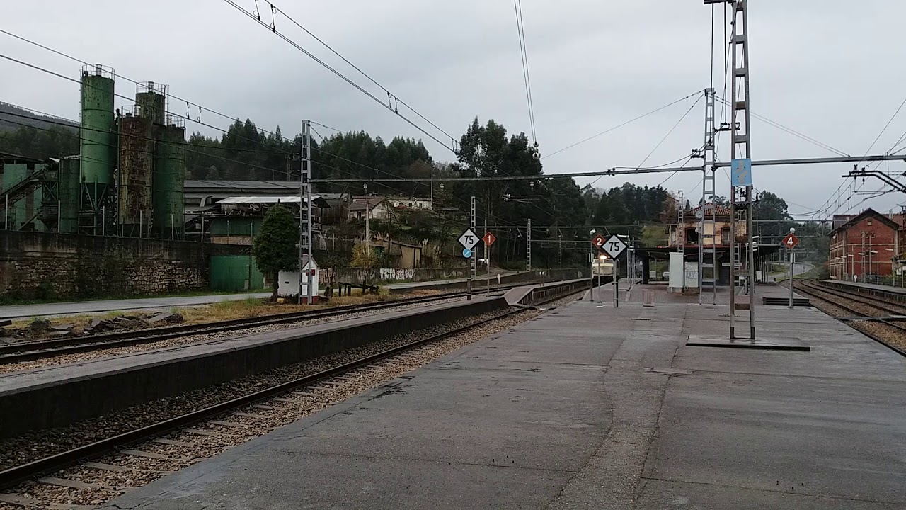 Renfe 251 aislada por Villabona de Asturias