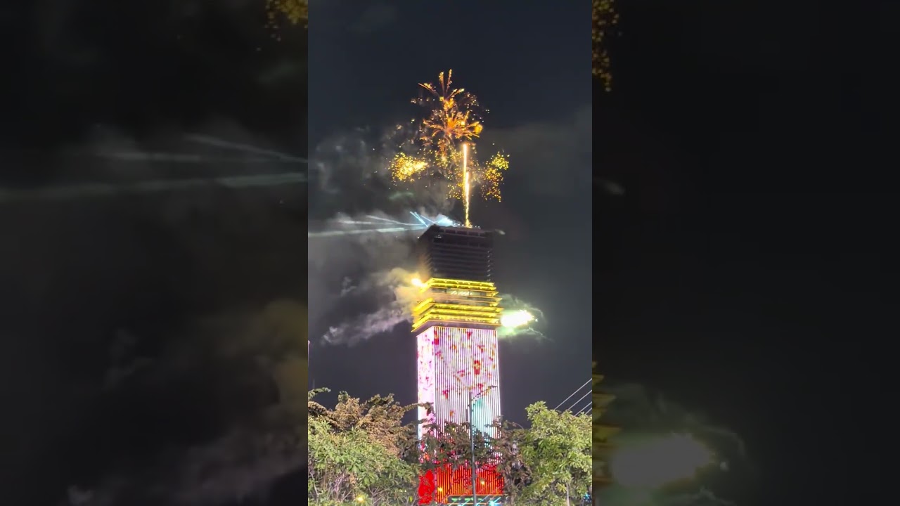 Pháo Hoa Đêm Giao Thừa 2026