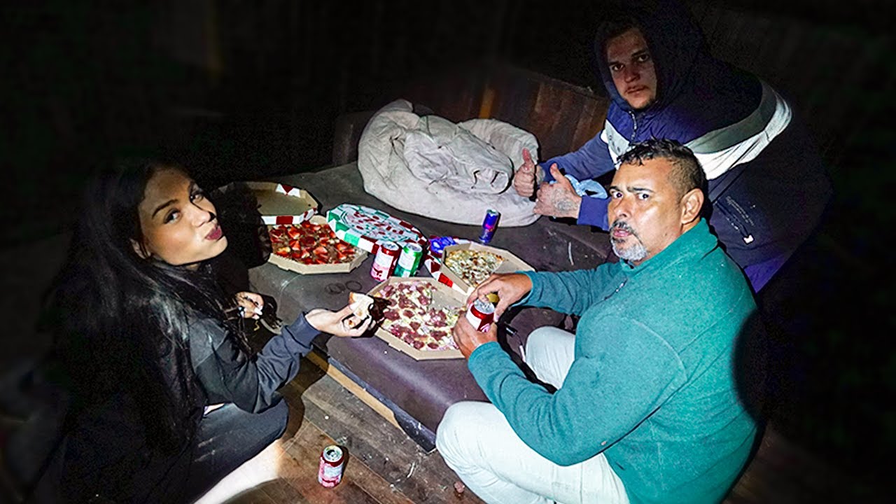 PEDIMOS UMA PIZZA EM PLENA A LENDA DO LOBISOMEN