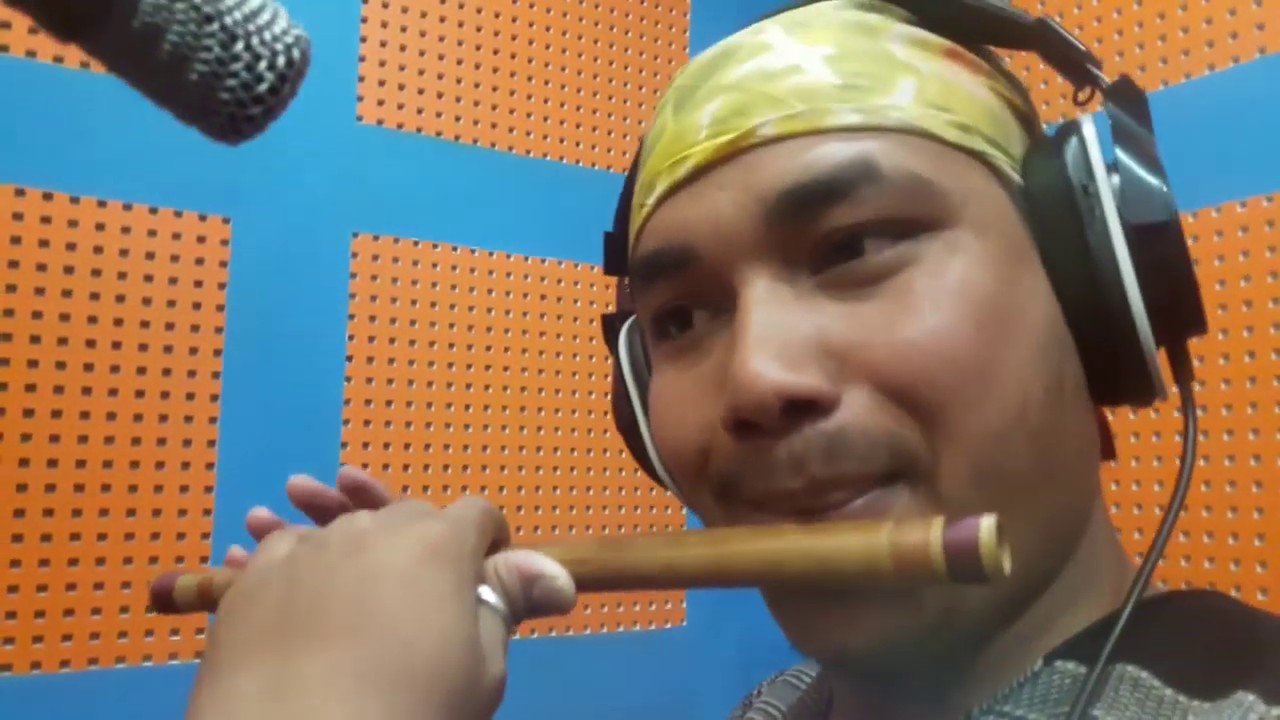 बल्ल पर्यो निरमाया माकुरी जालैमा बासुरीमा हेर्नुहोस्  Flute Playing By Ratna Bk