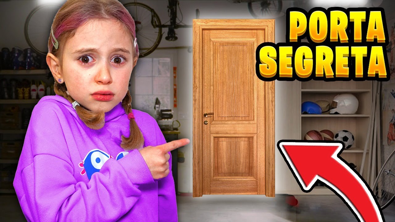 GIORGIA TROVA UNA PORTA MISTERIOSA NELLA NOSTRA NUOVA CASA CON PAPÀ SALVO E MAMMA CINZIA!  *Aiuto*