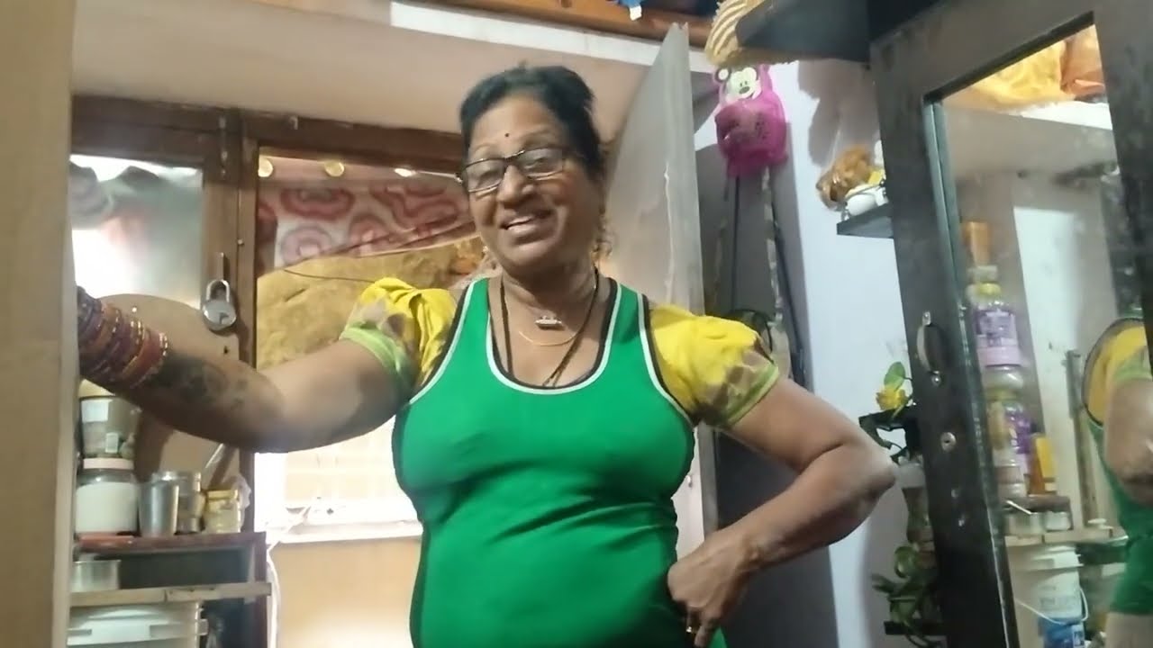 ఫ్రిడ్జ్ చూడడం కోసం ఊరికి వెళ్ళేది కూడా వెన్నకి వచ్చింది 