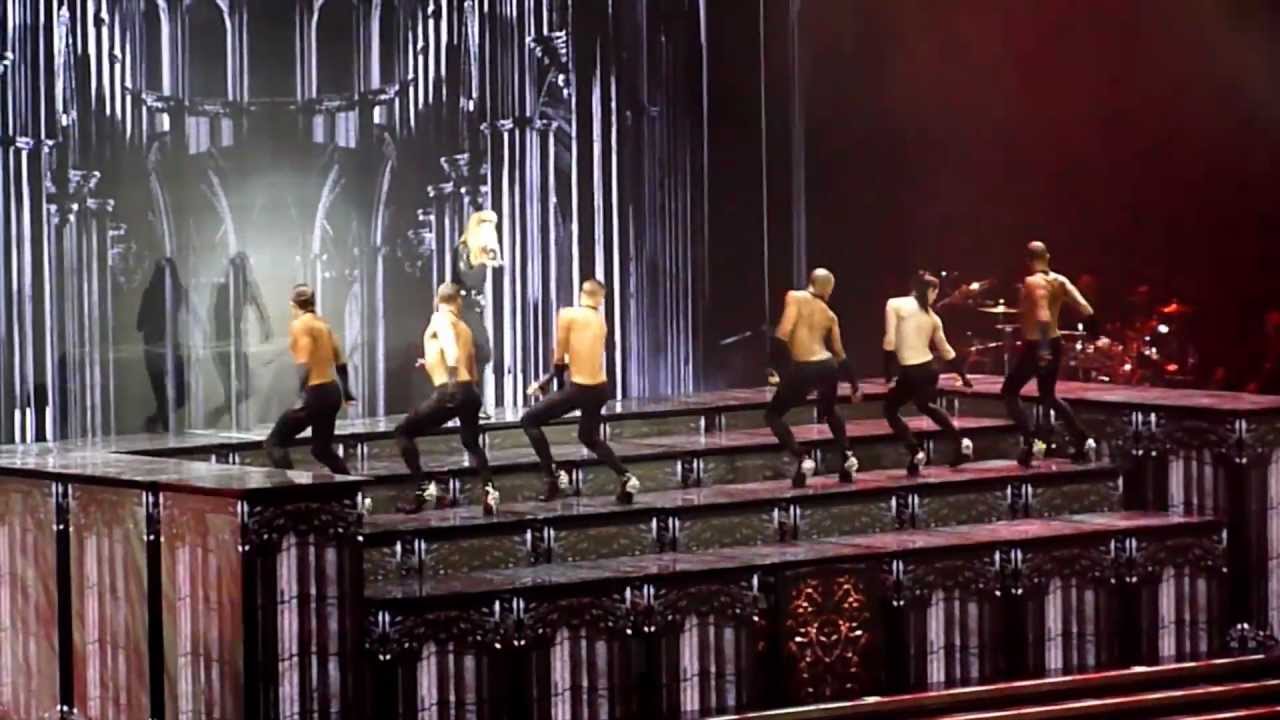 Madonna - MDNA Tour 2012/Vancouver - Opening/Girl Gone Wild