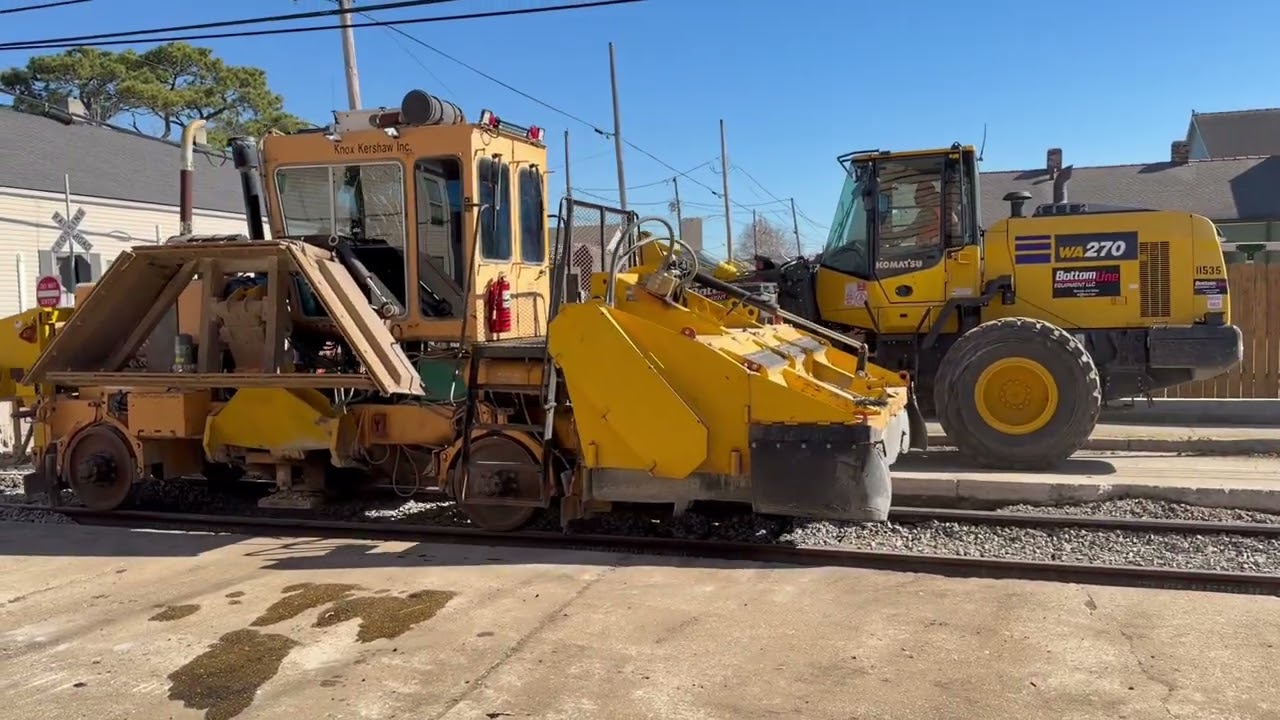 Gravel fill for the tracks 
