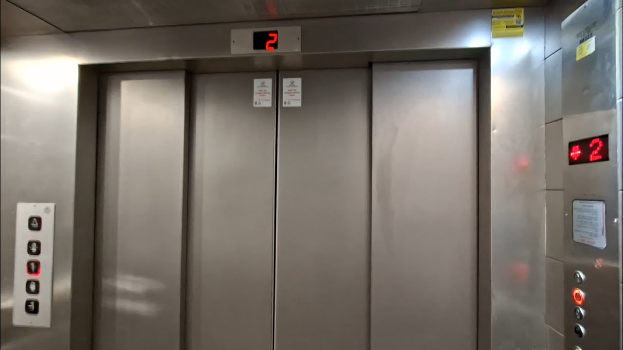Huge Schindler Nechushtan traction elevator at Beit HaLohem - Tel Aviv, Israel