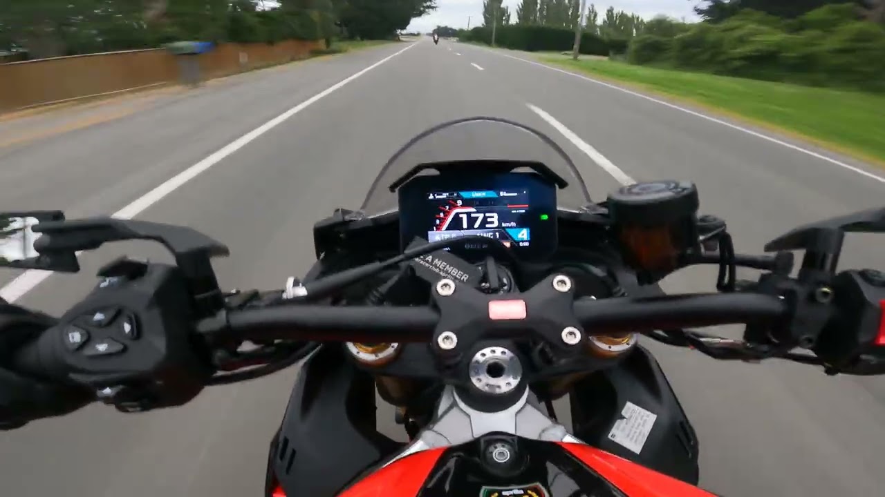 Aprillia Tuono V4 1100 Factory LV exhaust Rips your ears