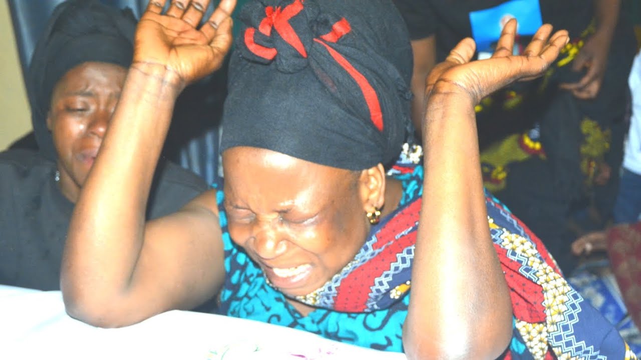 KUMBUKIZI YA MAZISHI YA BABA MZAZI WA BISHOP AMOS PONERA  😭😭😭😭 