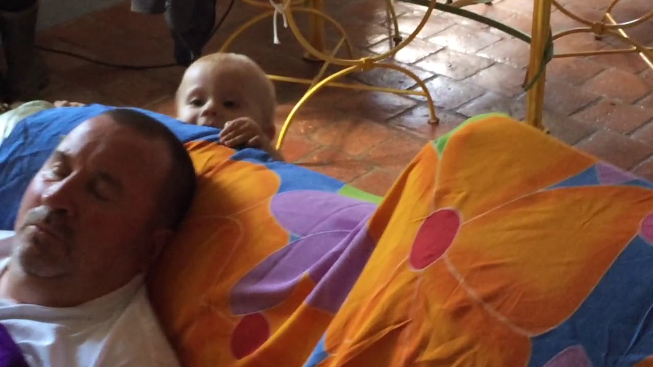 Louis et la sieste de Papi Jean