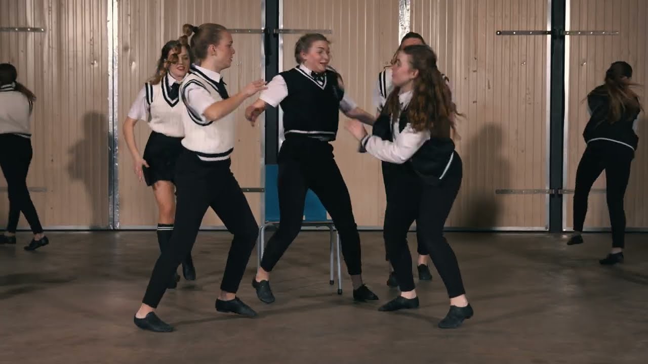 EMPTY CHAIR  -  MOUNTAIN DANCERS