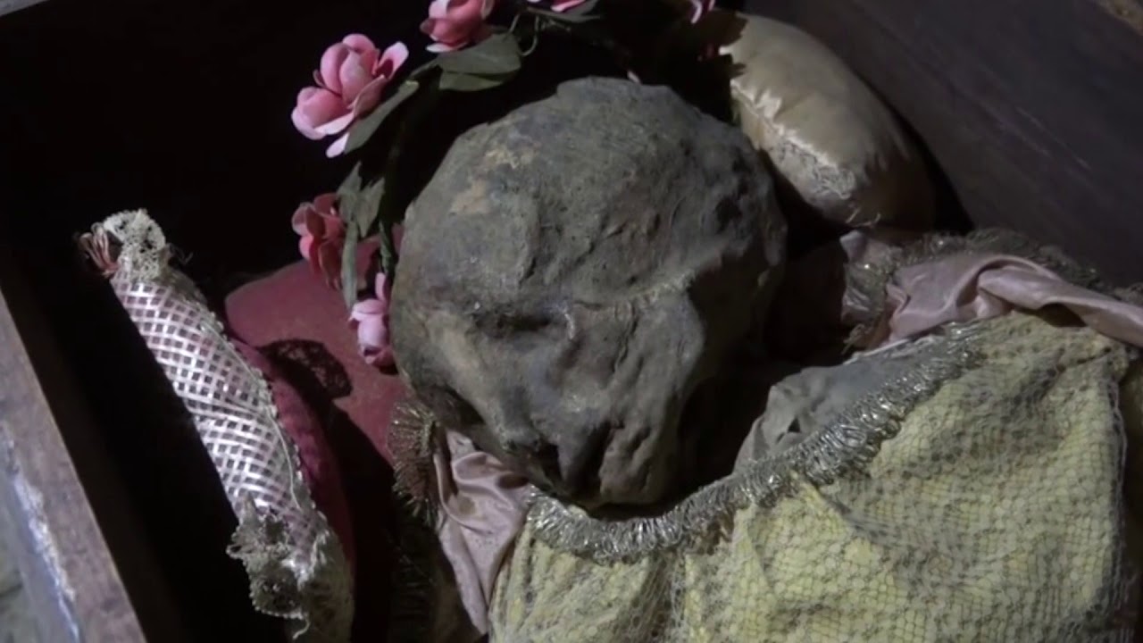 Bimba mummificata a Palermo