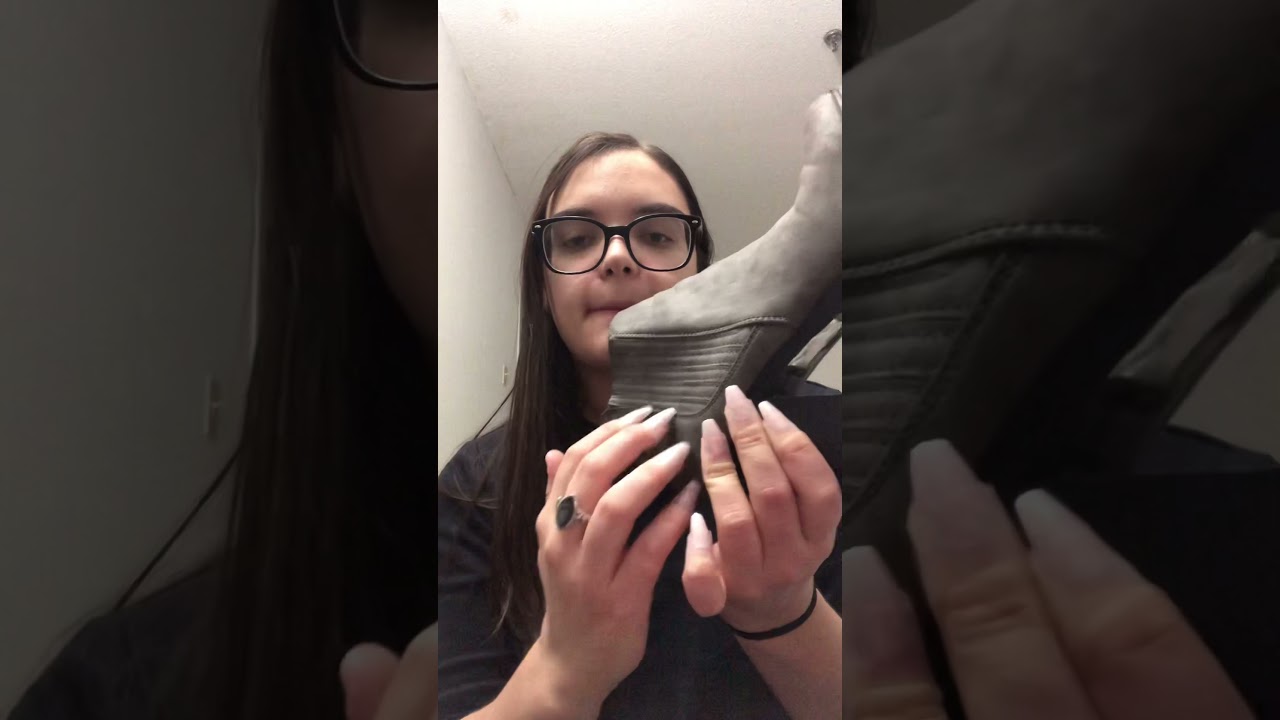 ASMR// tapping on shoes(old video)