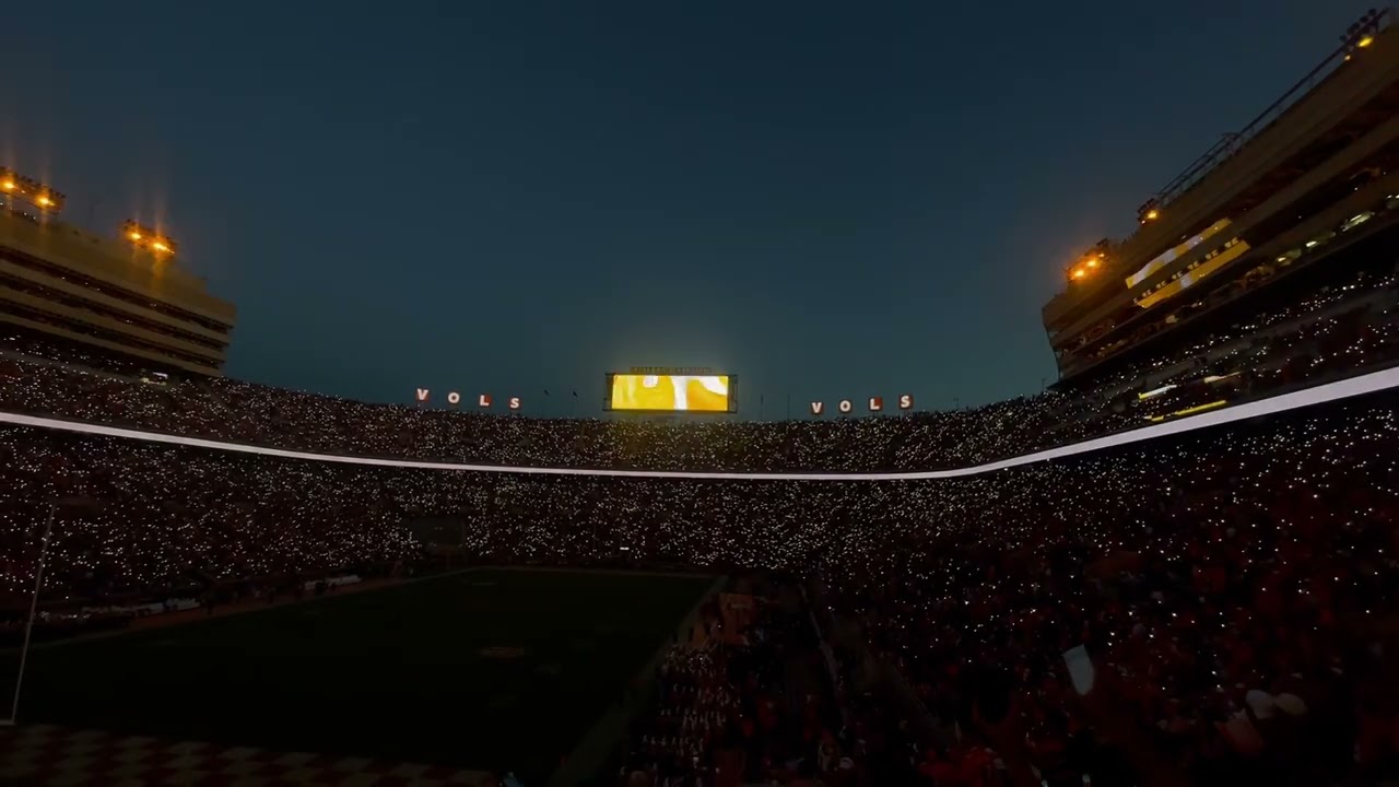 Neyland at night is something else 🔥🔥🔥 #SpookyRockyTop #DarkMode #GBO 🍊🍊🍊