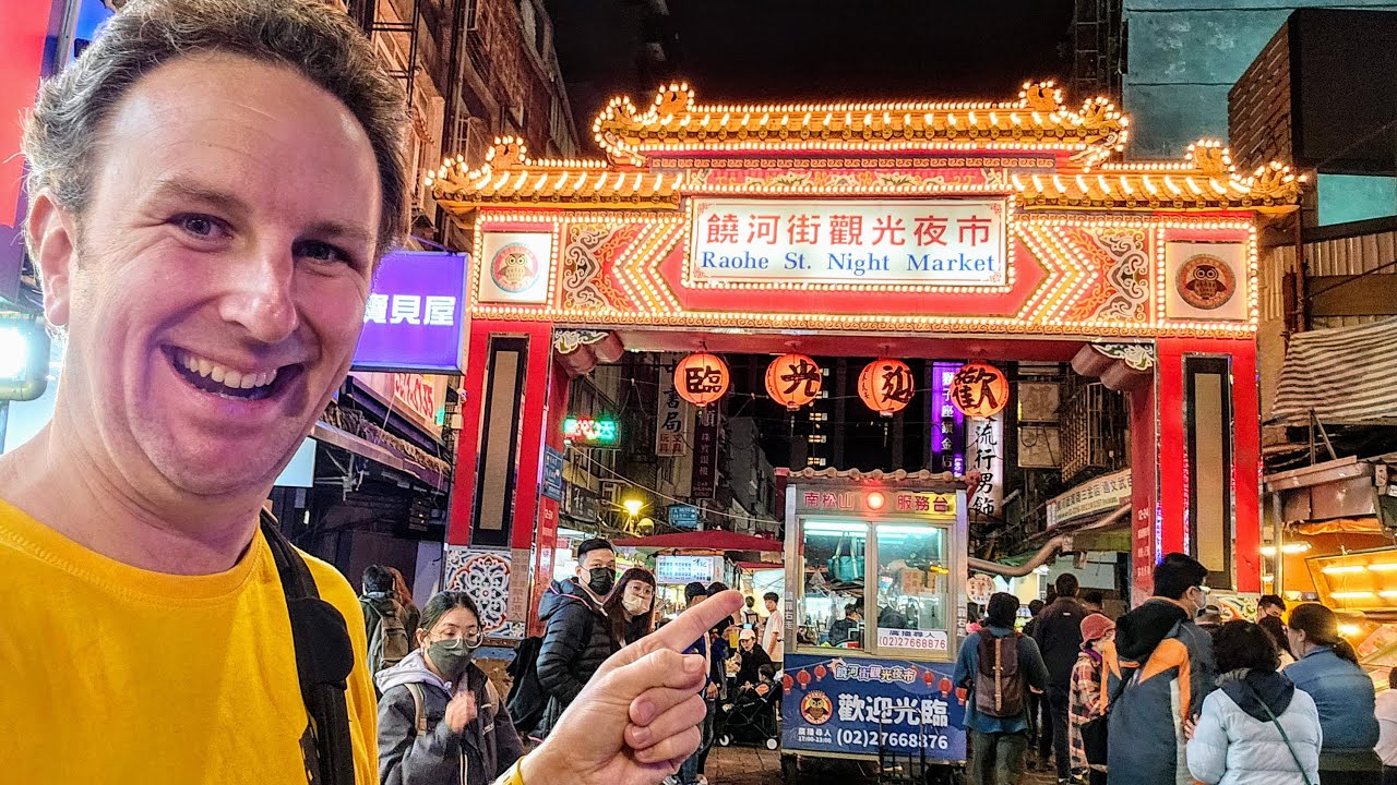 This Night Market in Taiwan is a Foodies Dream: Raohe Street