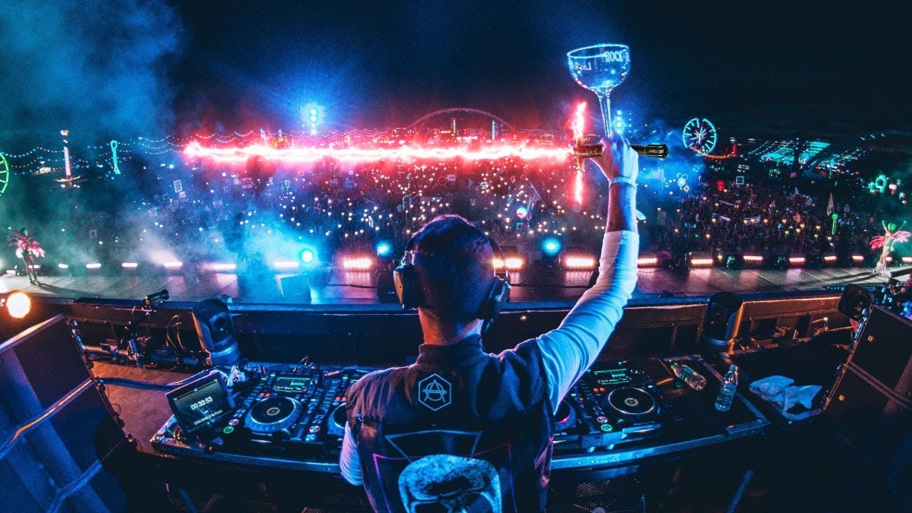 THE FORCE THEME (STAR WARS HARDSTYLE REMIX)