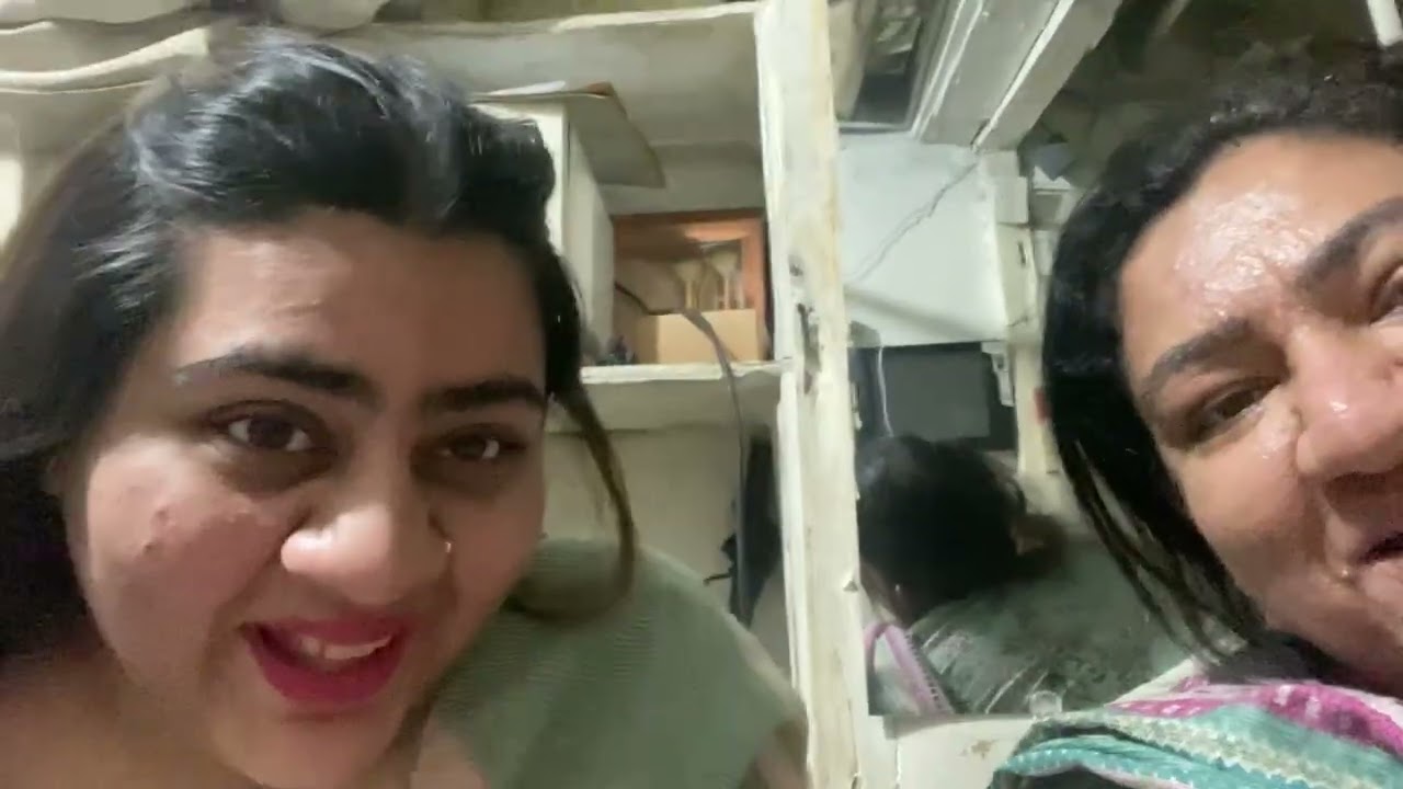 Aj kahnay Me khya Dahi Bahly Aj Gar Py Koch Nahi Baya 